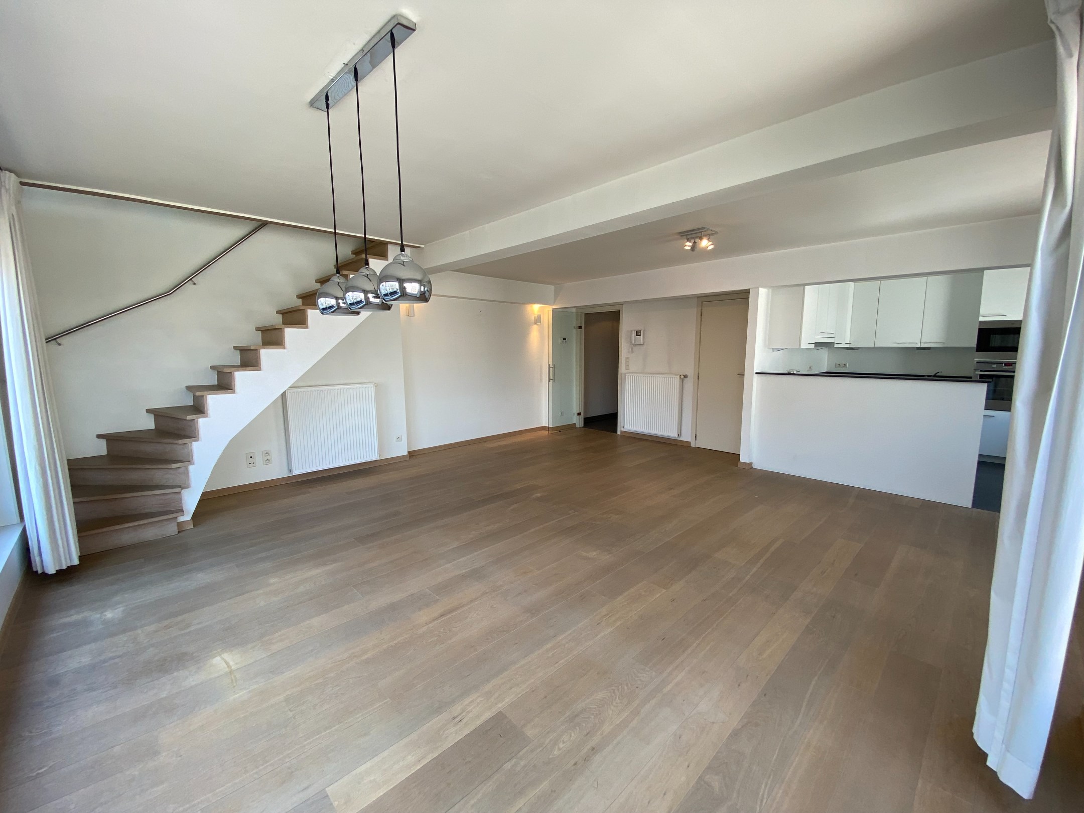 NON MEUBL&#201; - Appartement en duplex au centre de Knokke-Heist avec 2 chambres &#224; coucher 