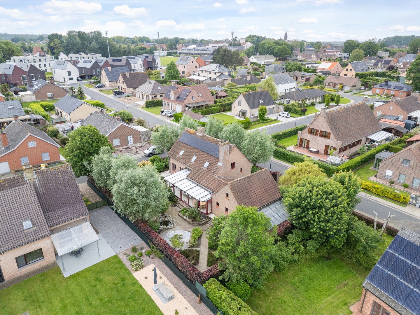 Stijlvolle villa op mooi hoekperceel (751 m&#178;), Torhout 