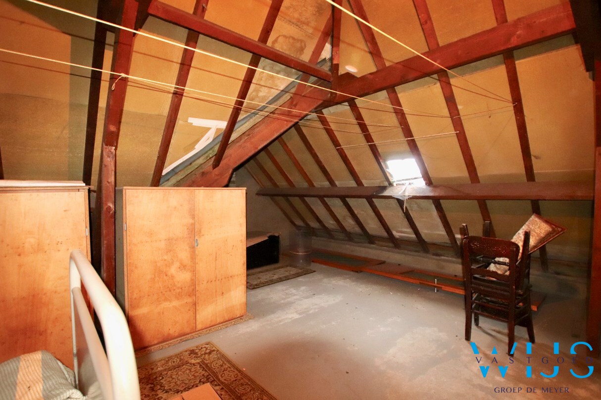 Stevig woonhuis op TOPlocatie te Waarschoot ! 