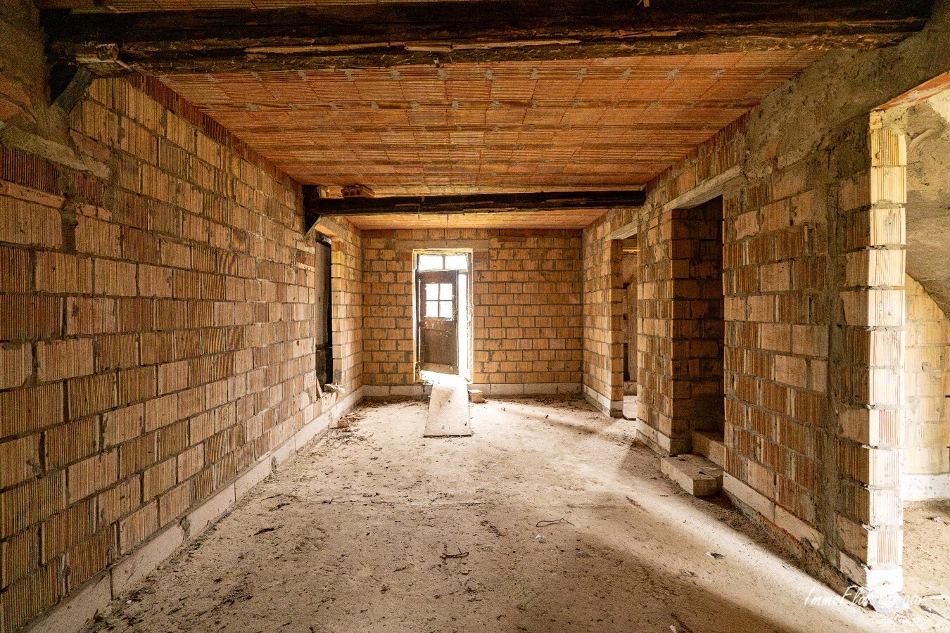 Uniek casco landhuis op een idyllische  locatie op ca. 8,26 ha te Diest 