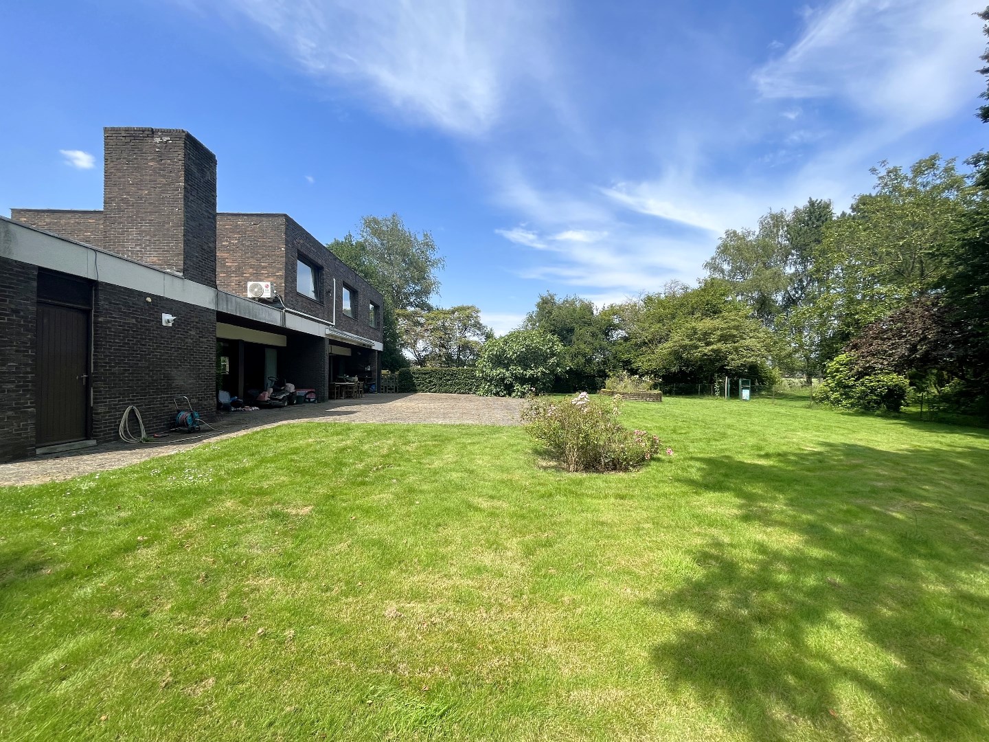 Unieke villa op perceel van ca. 5.313m&#178; te Geel 