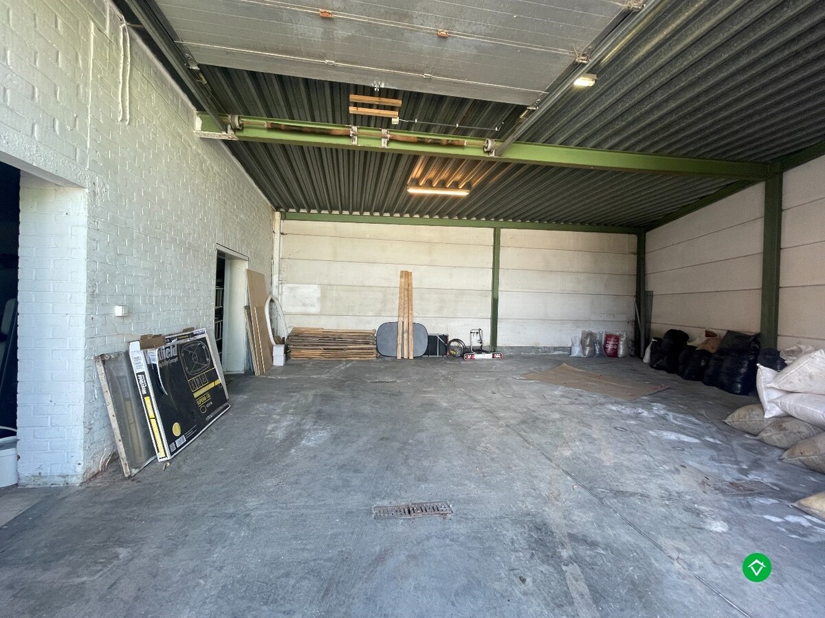 Opslagplaats op een perceel van 446 m&#178; te Gits 