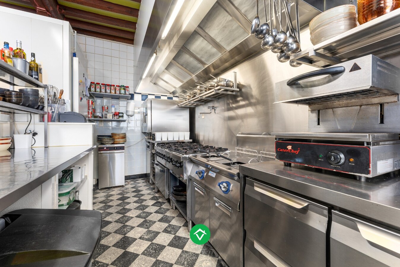 Restaurant met feestzaal en woonst in het centrum van Koekelare 