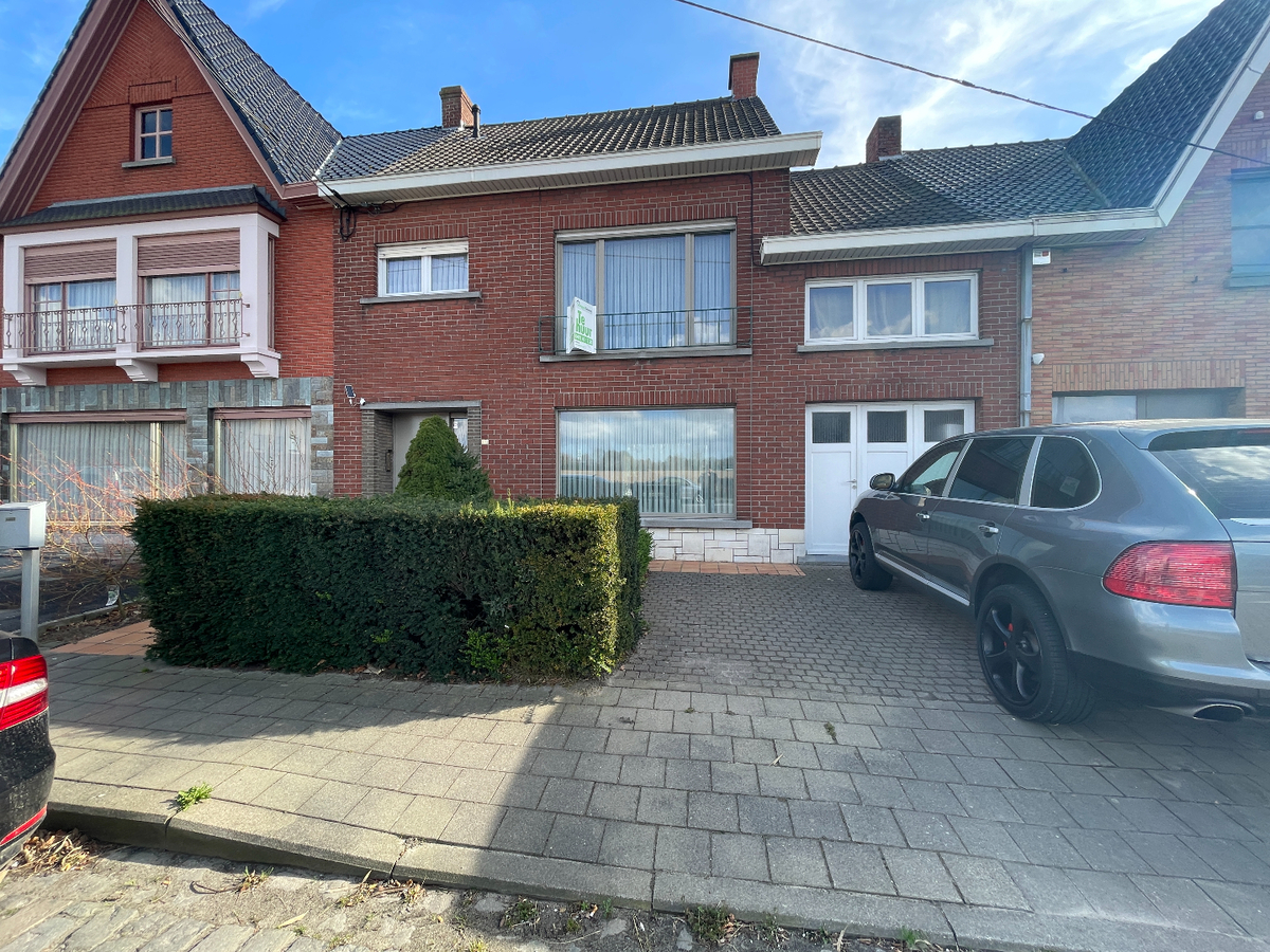 Woning met 3 slaapkamers en tuin te Roeselare! 