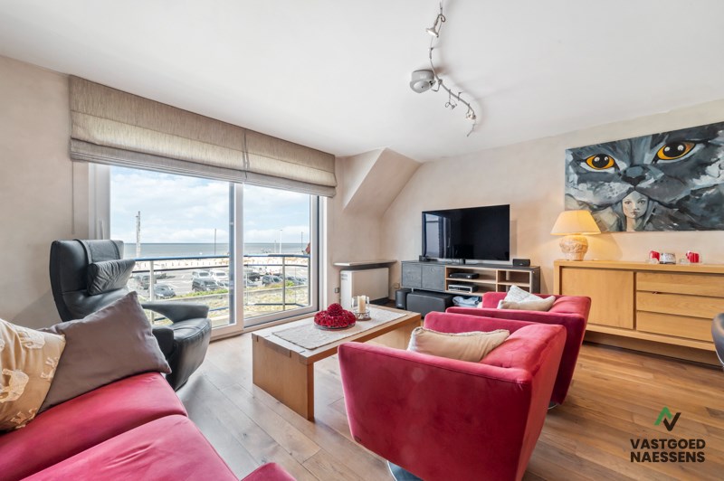 Bel appartement en duplex avec vue mer, terrasse &amp; garage &#224; Ostende - 3 chambres 