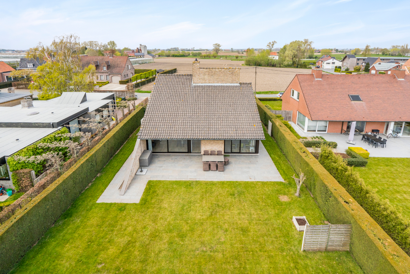 Luxueus afgewerkte villa met 3 slaapkamers &#233;n garage te Gits 