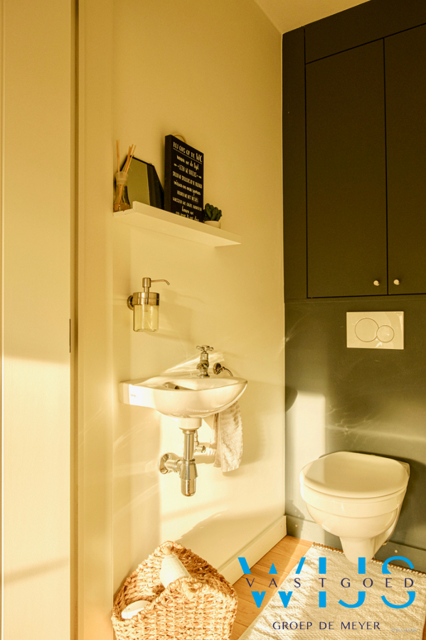 Prachtig 3 slaapkamerappartement in hartje Lembeke ! 