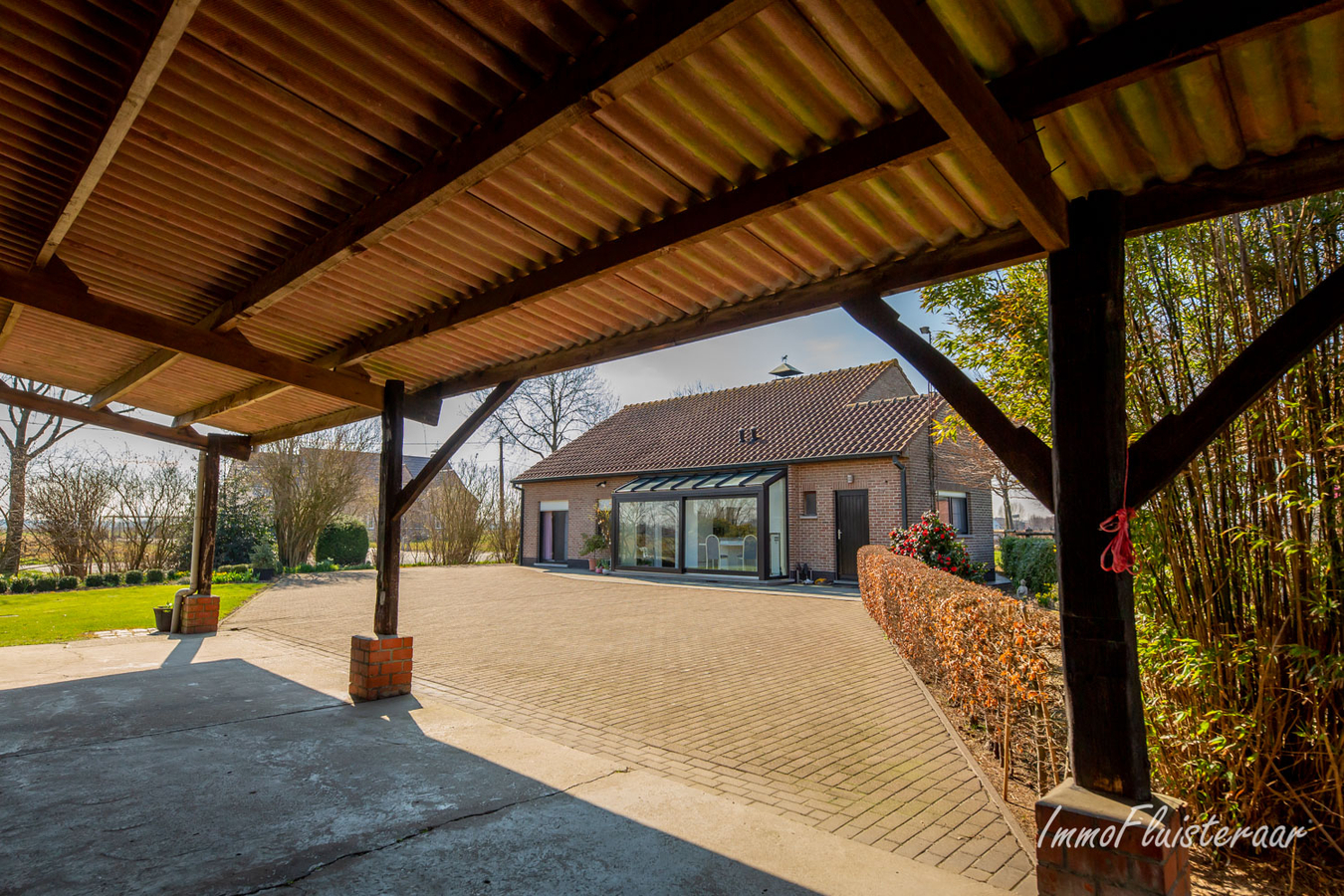 Charmante woning met bijgebouw en aanpalende weides op 7.240m&#178;. 