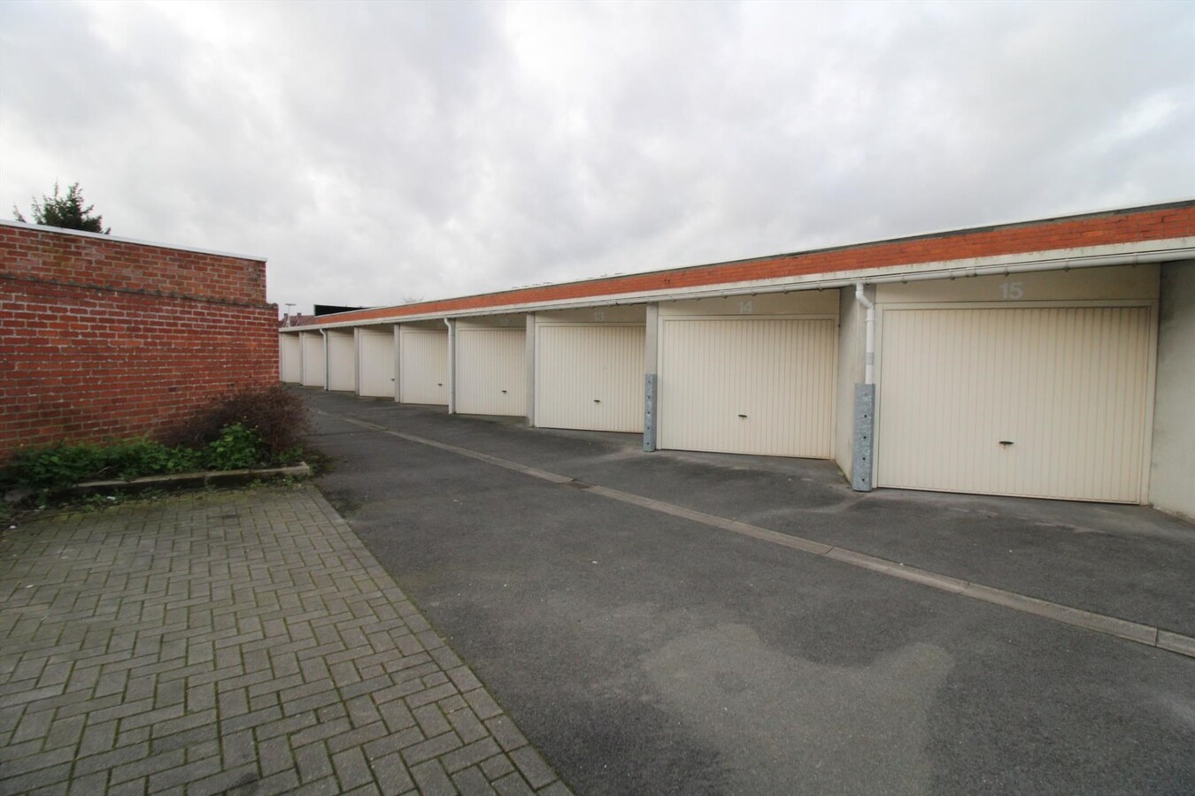 Afgesloten garagebox centrum Koekelare 