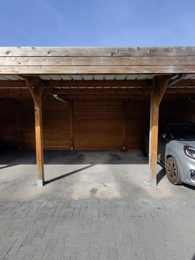 Te huur:  carport met uitstekende ligging te Geel! 