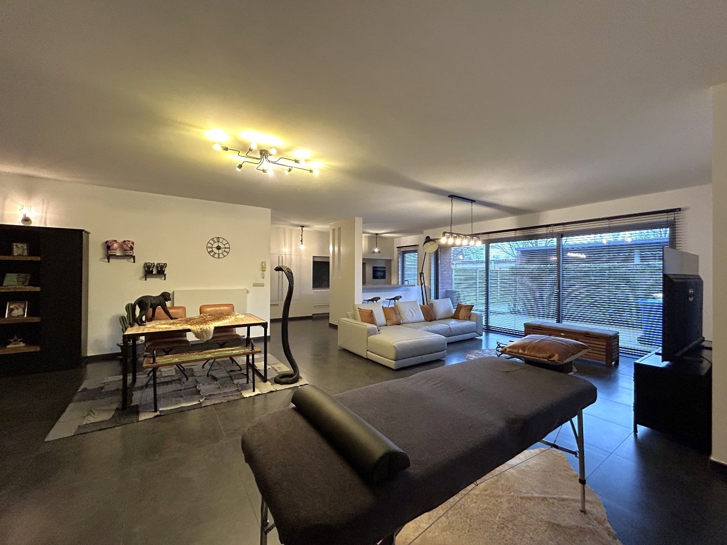 Luxueus gelijkvloers appartement met 2 slpk. in het centrum van Geel 