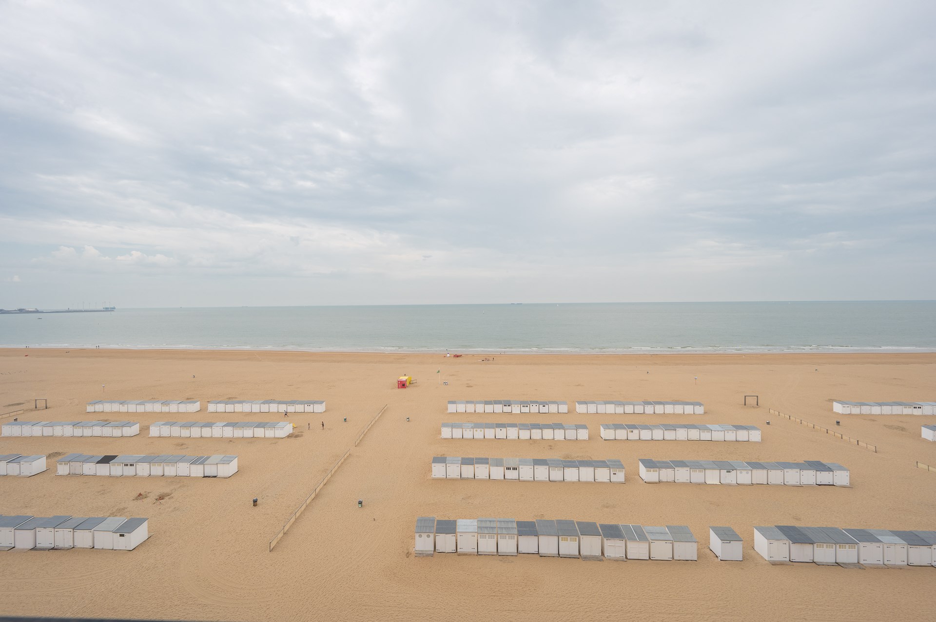 Luxe hoekappartement met panoramisch zeezicht en royale terrassen 