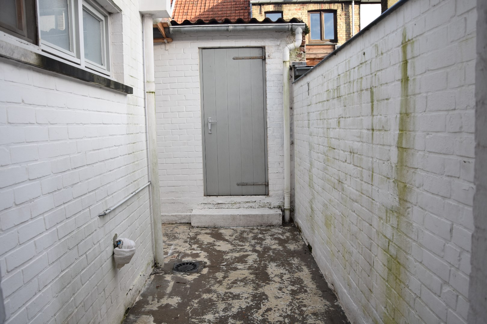 Opgefriste rijwoning met stadskoertje 