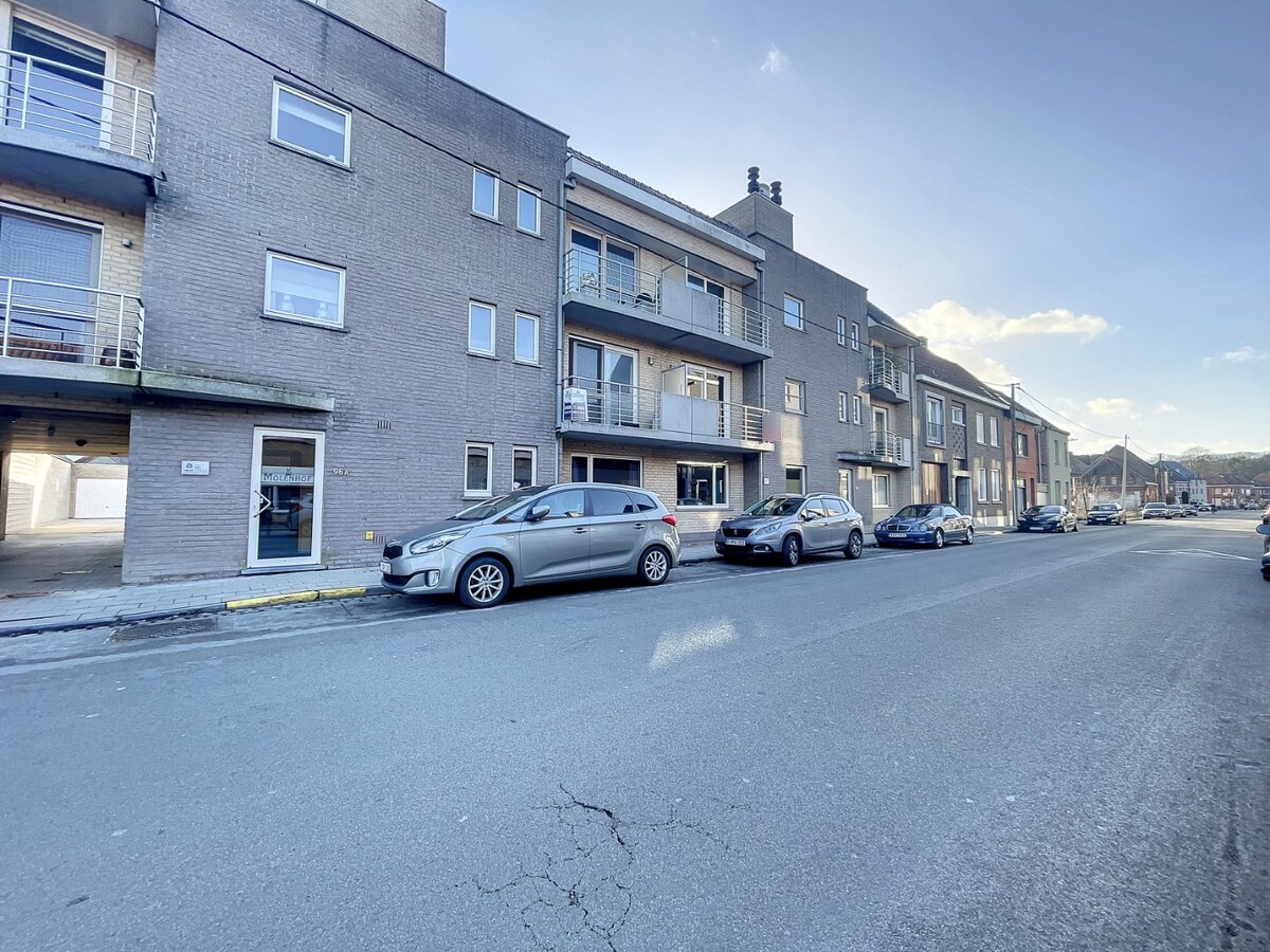 CENTRAAL GELEGEN APPARTEMENT MET 2 SLAAPKAMERS 