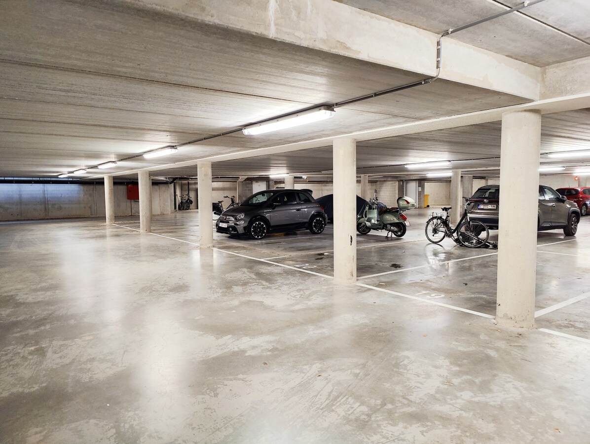 WEZEMAAL - Trendy loft 124 m2 + autostaanplaats + berging 