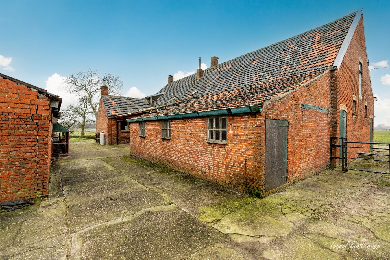 Karakteristieke hoeve met grote schuur op ca. 2 ha te Hoogstraten (Aankoop extra overliggend weiland van ca. 4 ha mogelijk) 