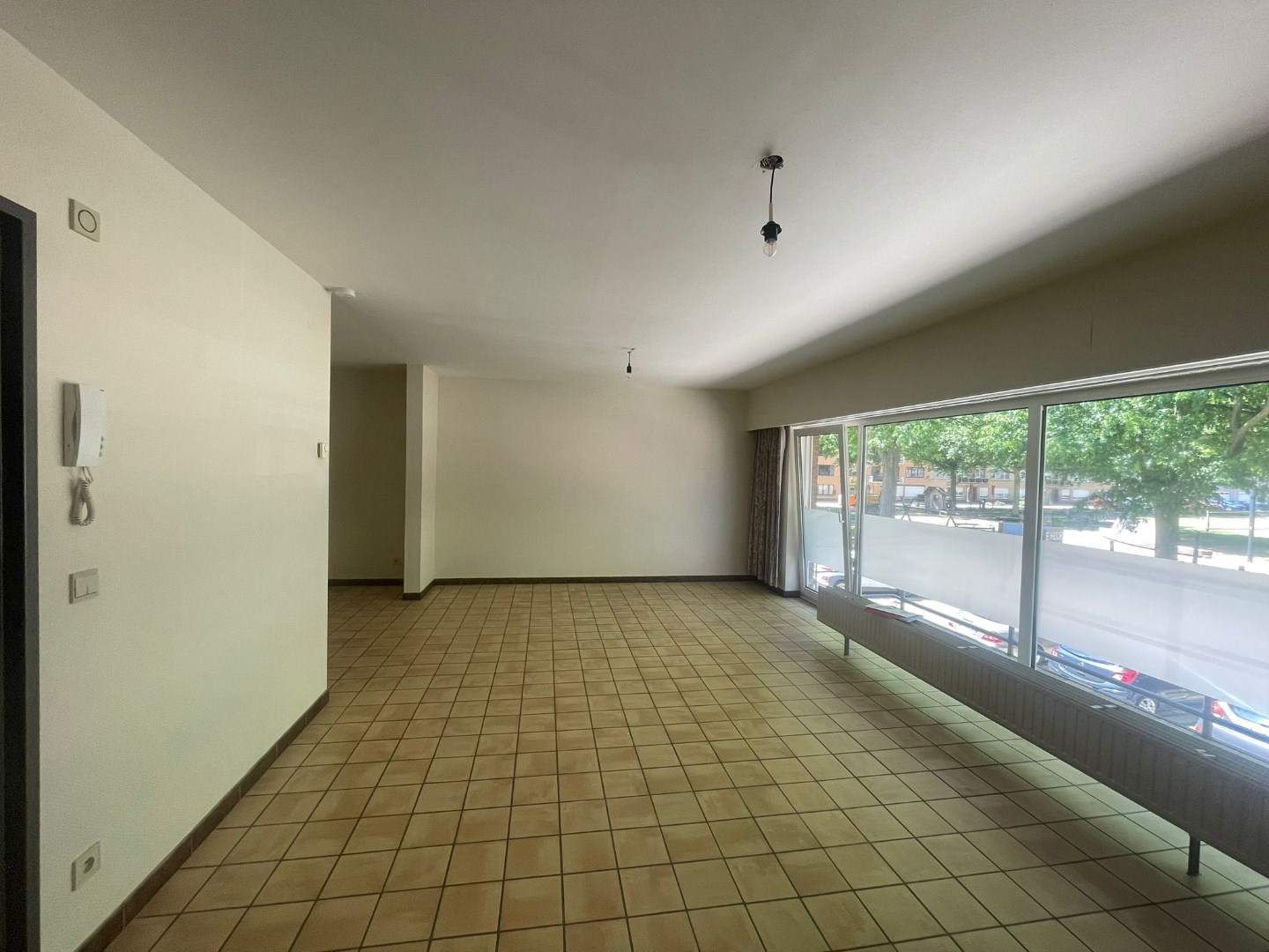 Goed onderhouden, ruim appartement met v&#233;&#233;l lichtinval gelegen te Tessenderlo! 