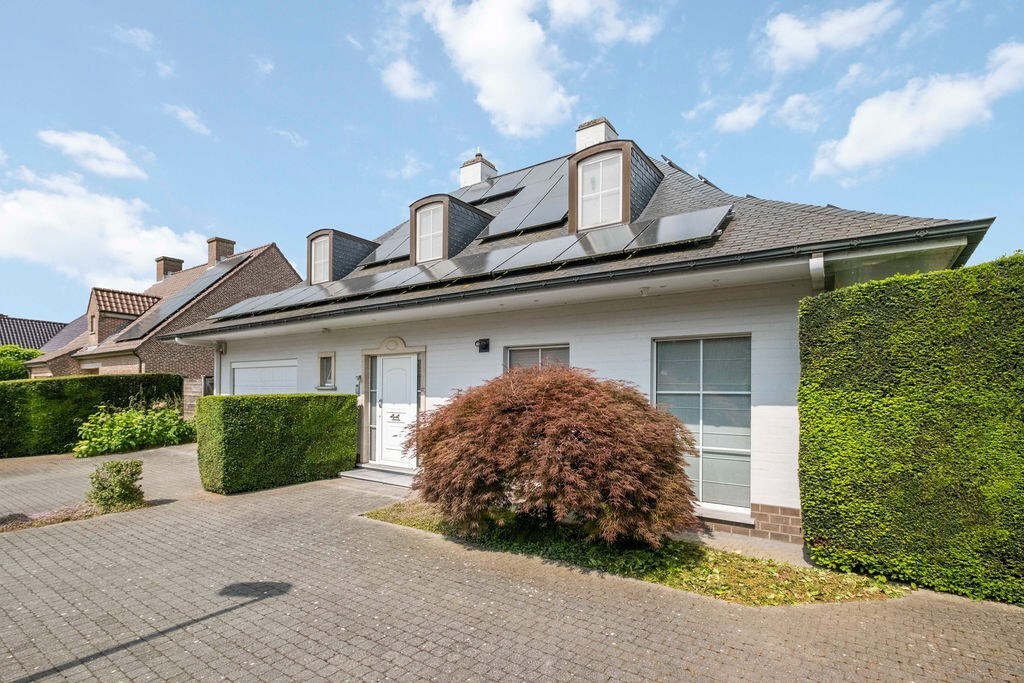 Villa te koop nabij de GAVERS met hoogwaardige afwerking en duurzame energievoorzieningen ! 