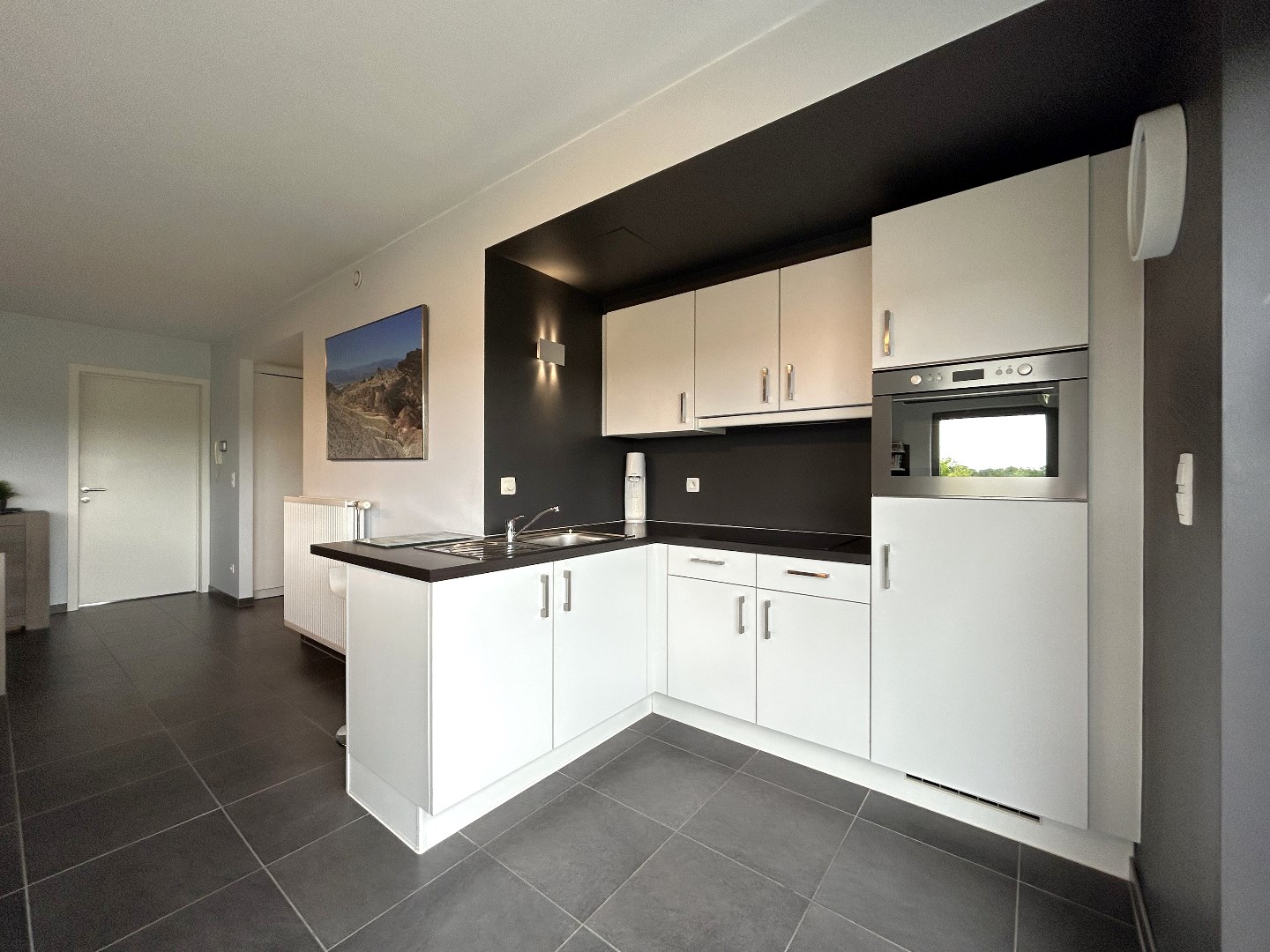 Lichtrijk, energiezuinig appartement met 1 slpk. in Geel 