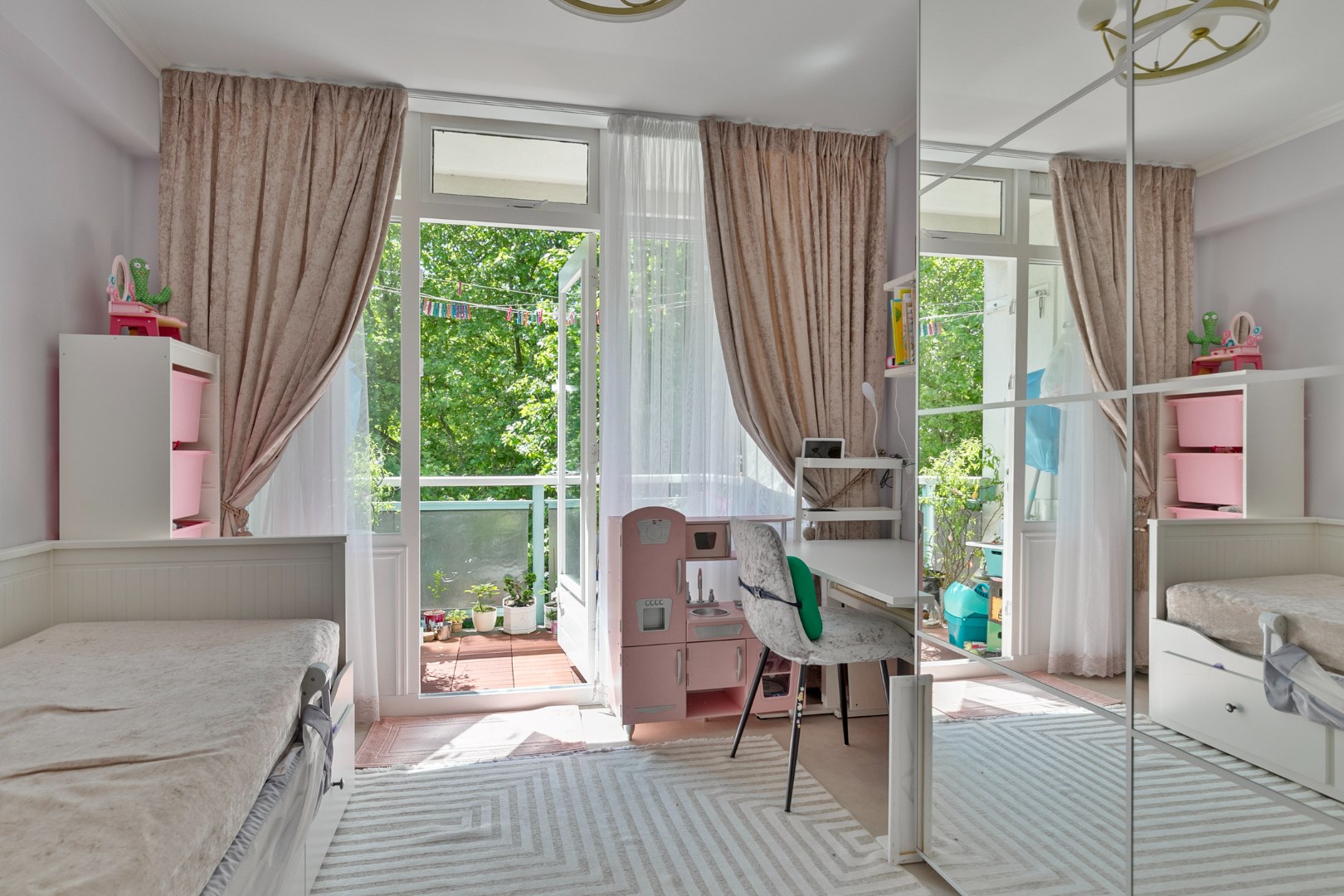 Licht, luxe en instapklaar wonen in Het Lage Land! 