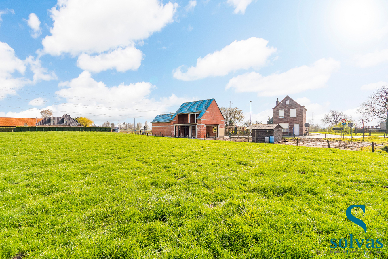 Verder af te werken ruwbouwwoning te Zomergem! 