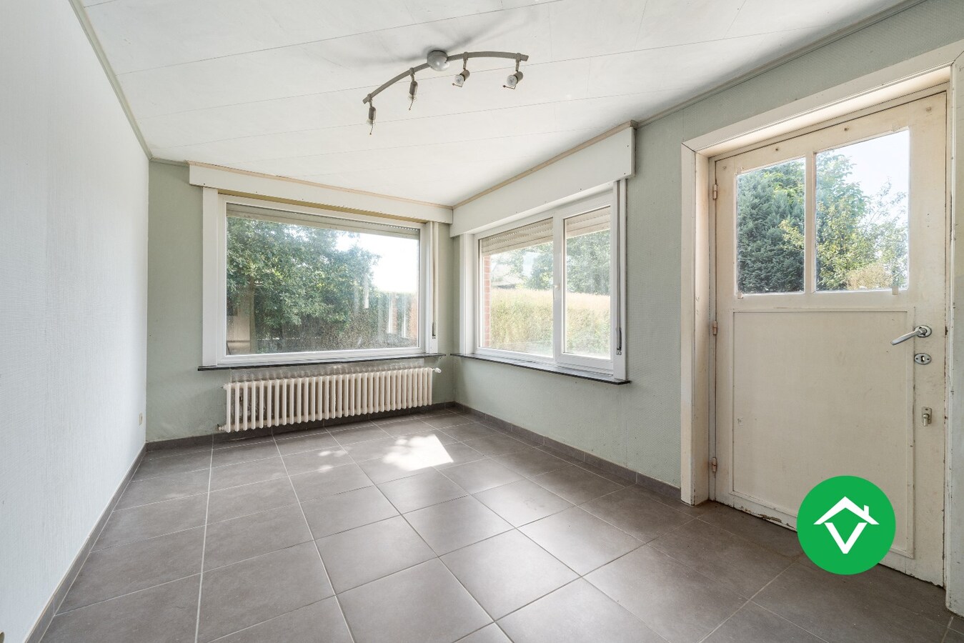 Instapklare woning met 3 slaapkamers en garage te Zarren 