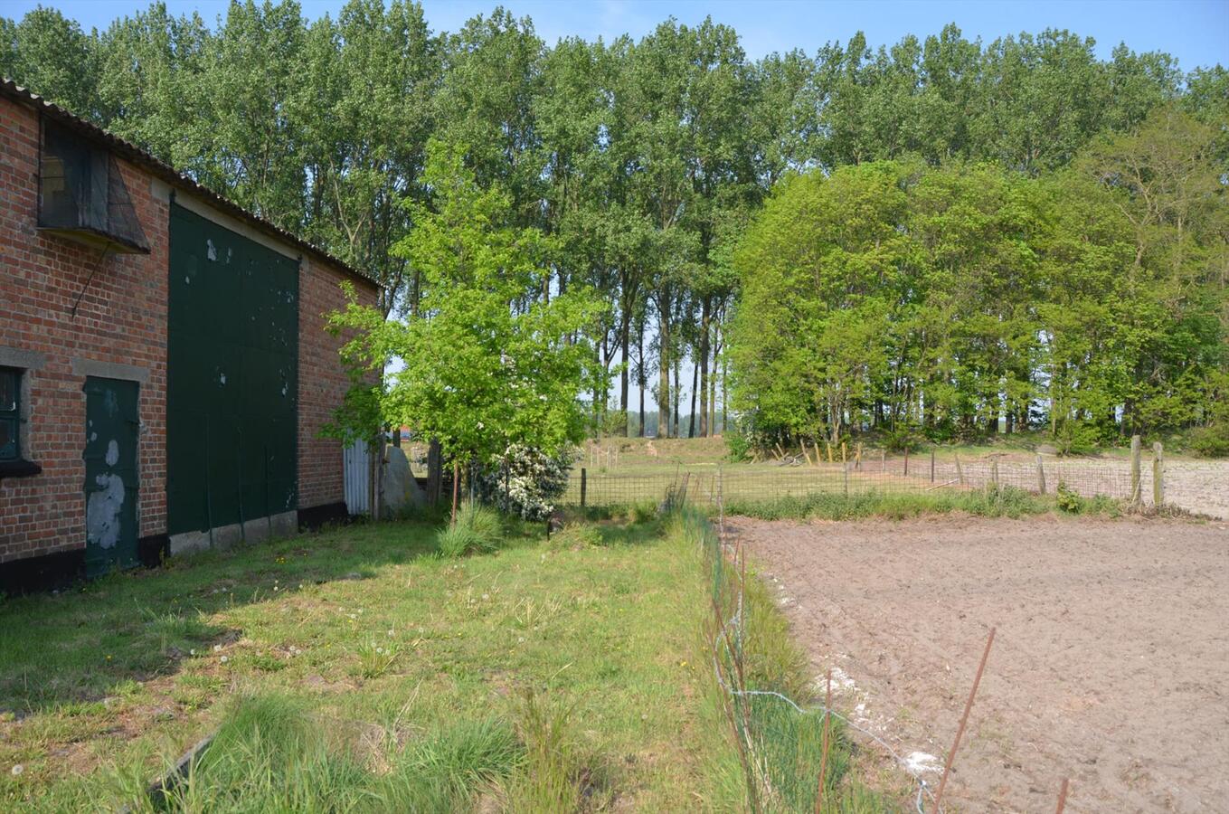 Verkocht in 1 week!!! Landelijke hoeve met grote schuur in z&#233;&#233;r goede staat 