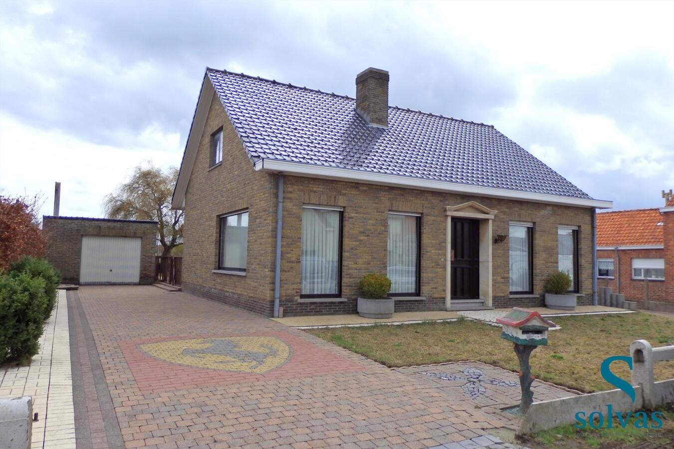 Vrijstaande bungalow met achterliggende weide! 