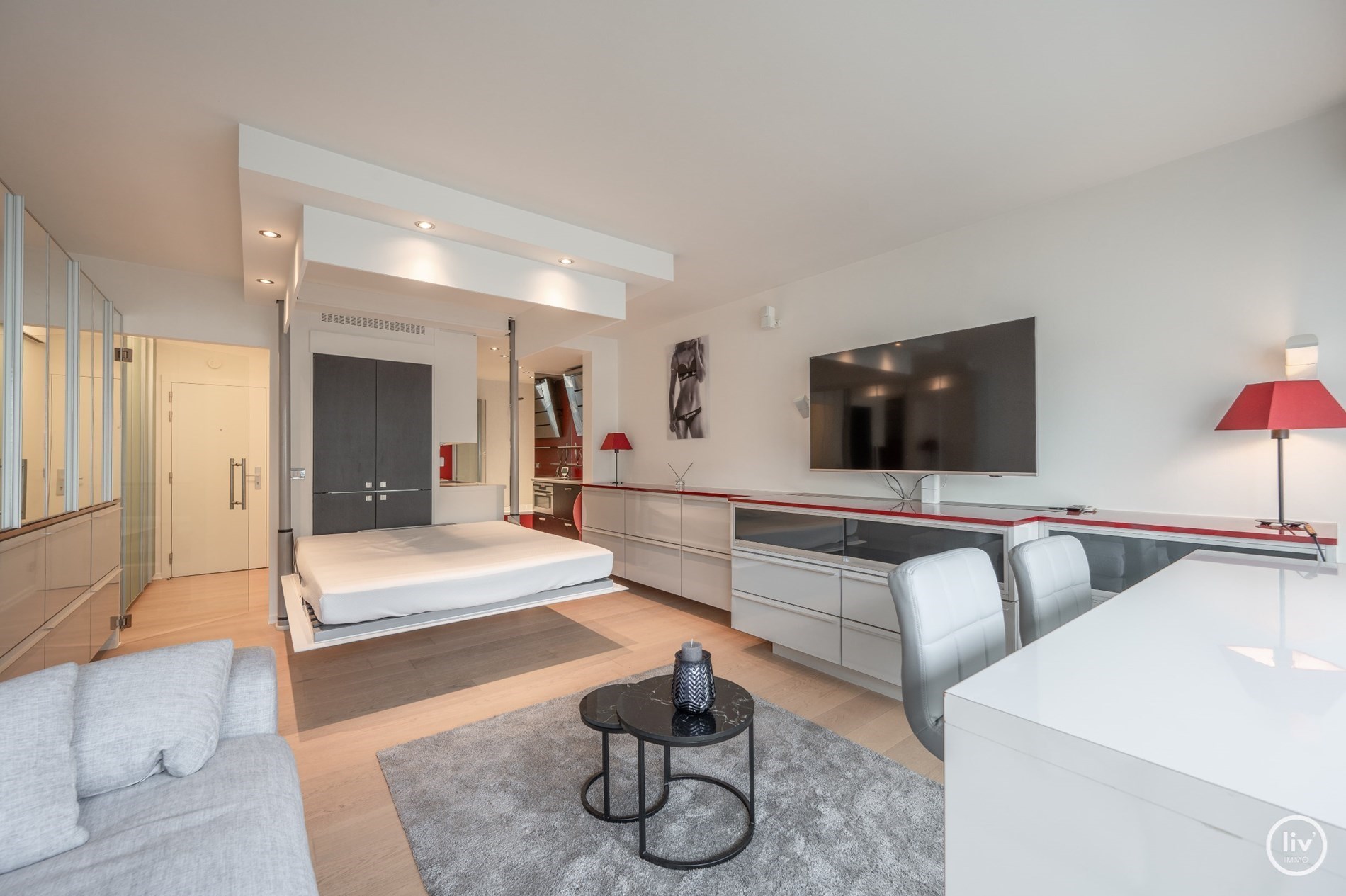 Beau studio bien am&#233;nag&#233;, situ&#233; dans l&#39;avenue Lippens &#224; quelques pas de la digue avec terrasse. 