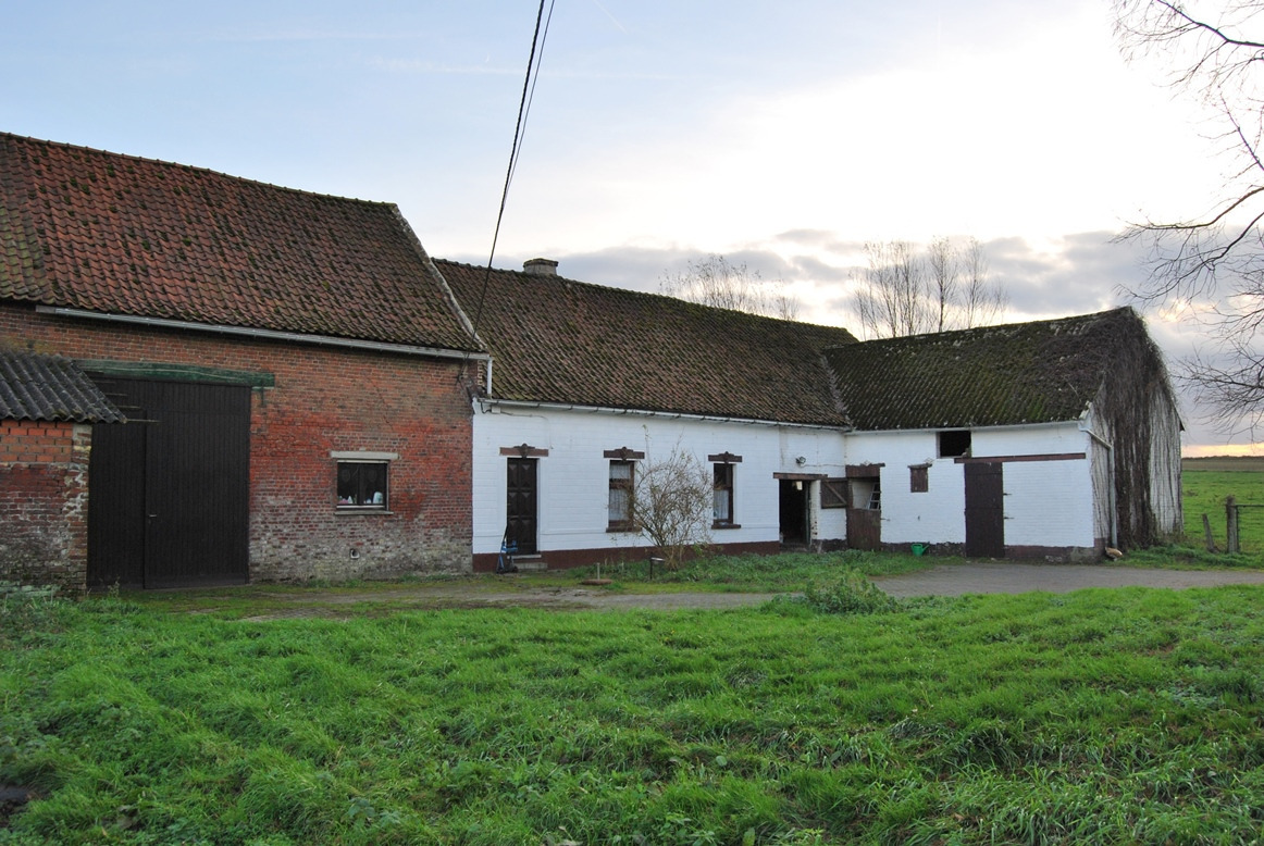 Te renoveren hoeve op ca. 1,4 ha op prachtige locatie te Geraardsbergen 