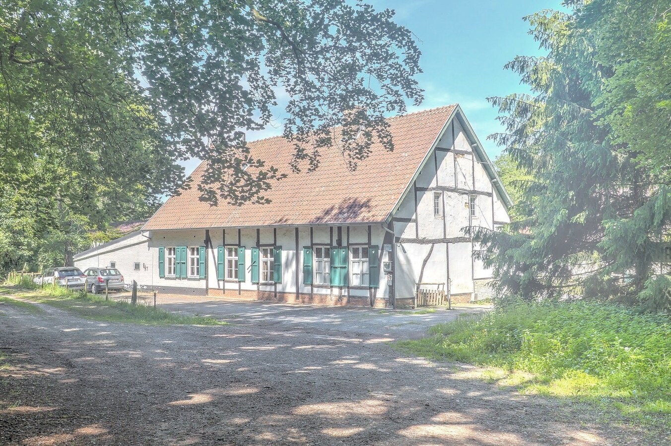 Equestrian center with great potential (and subsidies) on approximately 5.67 hectares in Heusden-Zolder. 