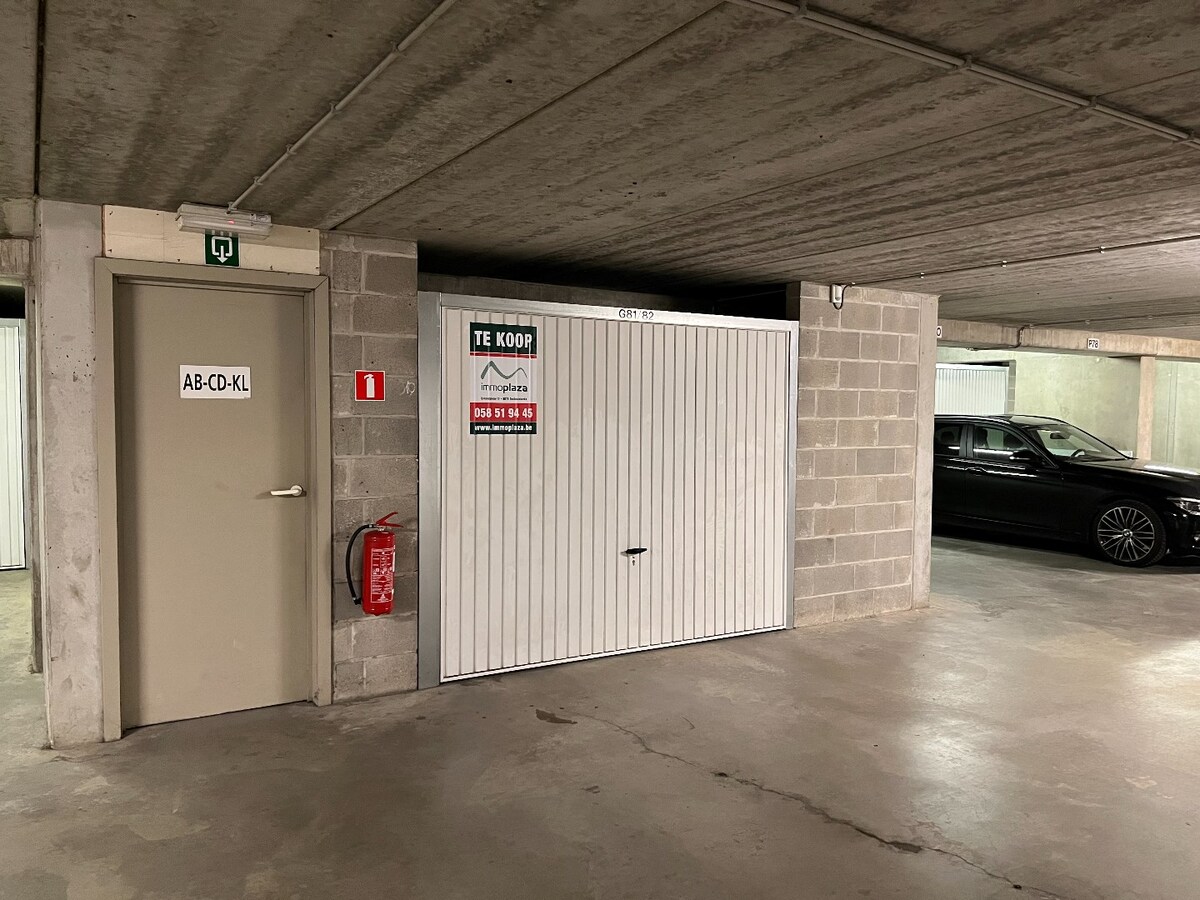 Goed gelegen dubbele garagebox Oostuinkerke-Bad 