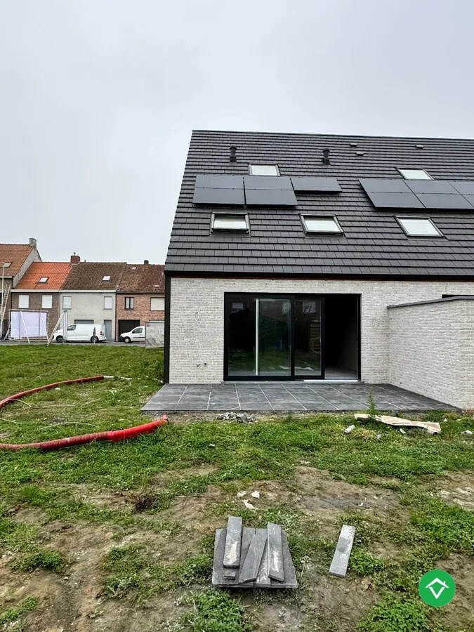 Nieuwbouwwoning met 3 slaapkamers te Sint-Eloois-Winkel 