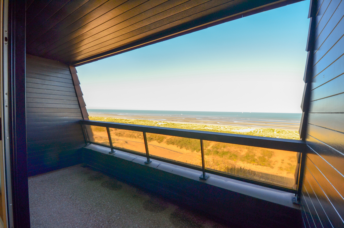 Exclusieve penthouse in de Res. Oostduinkerke Plaza met uniek zeezicht 