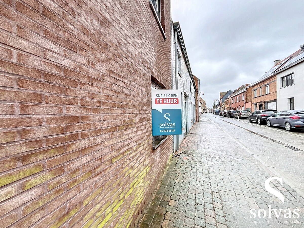 Appartement op gelijkvloers met twee slaapkamers en koertje 