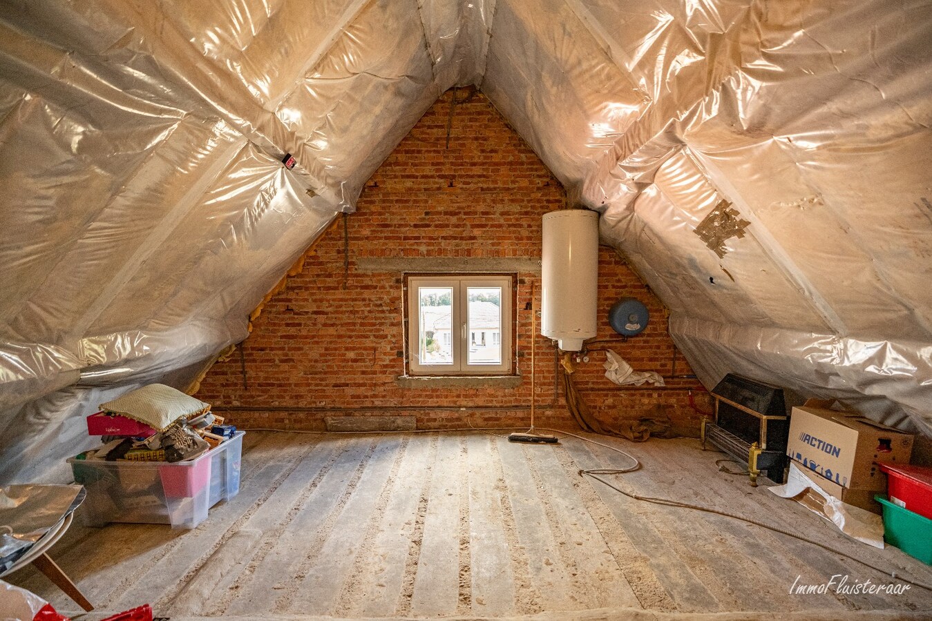 Charmant gerenoveerde woning met diverse bijgebouwen op ca. 1,9 ha te Bekkevoort. 