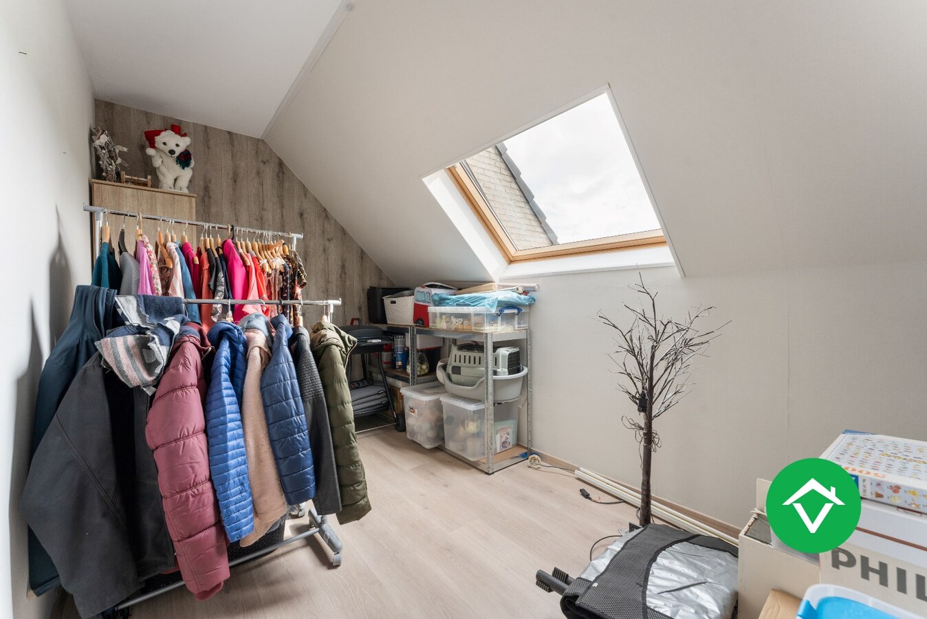 Instapklare, recente woning (2018) met 4 slaapkamers en garage in hartje Koekelare. 
