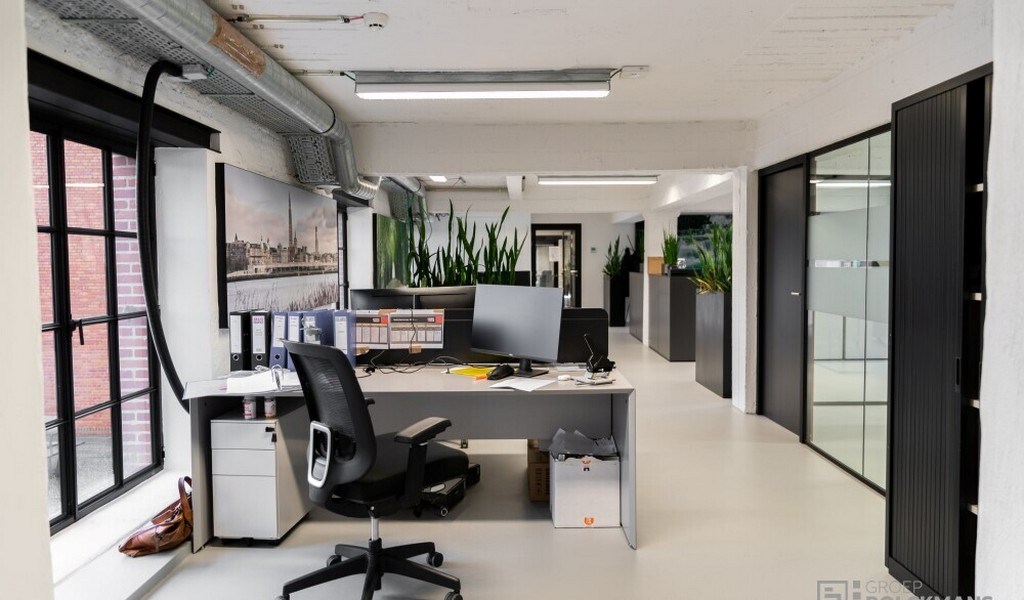 Loftkantoor met prachtig zicht te huur in Brecht