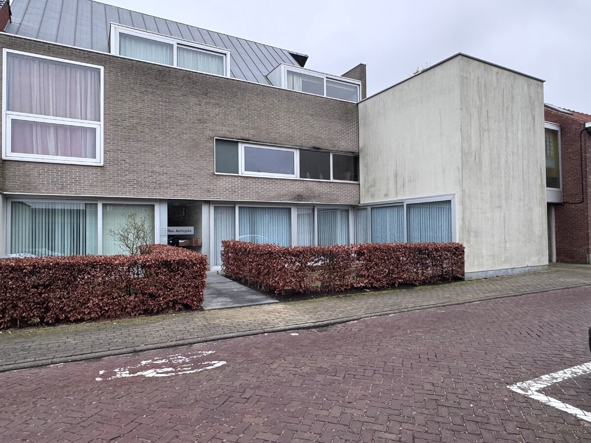 Ruim appartement met 2 slaapkamers groot terras en garage in Aartrijke 