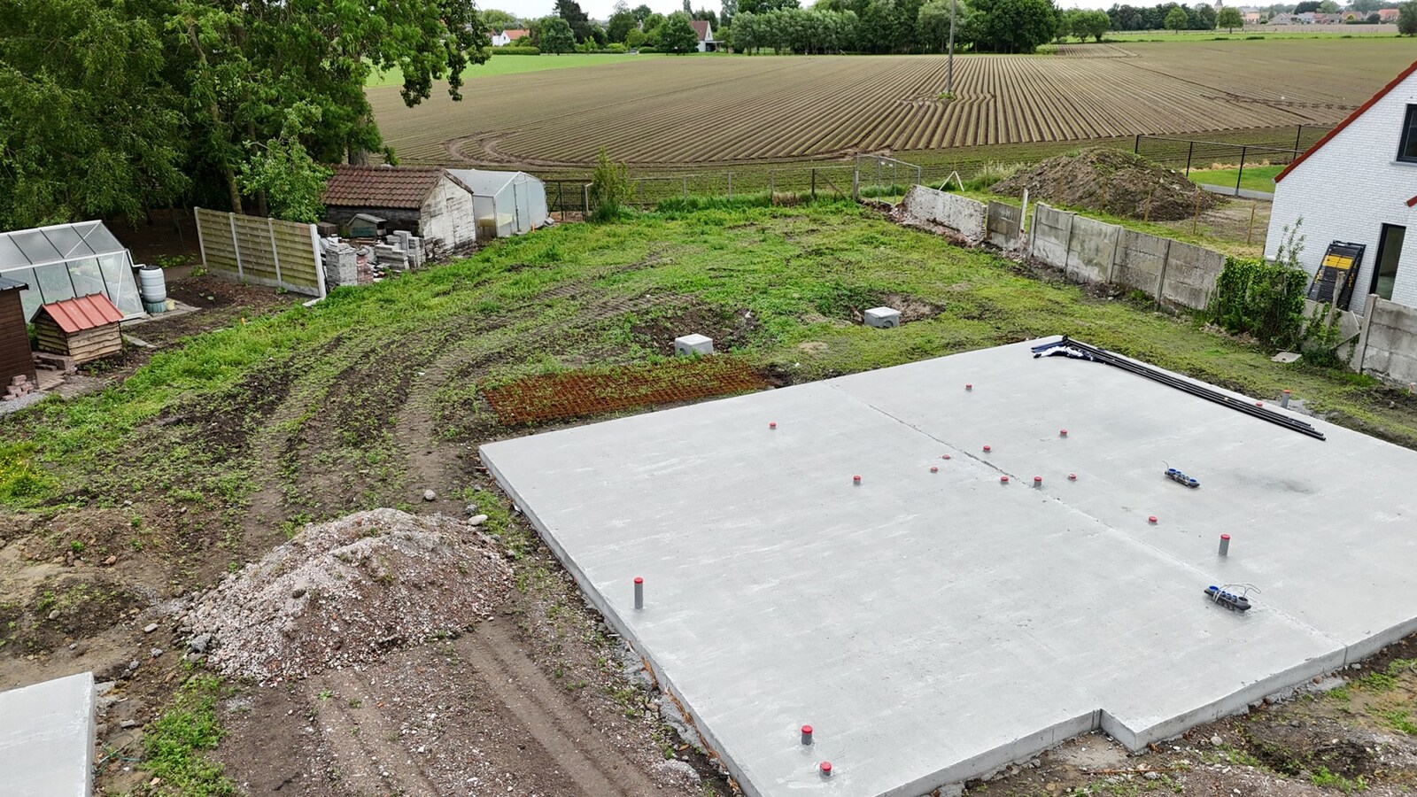 Nieuwbouwwoning met 4 slaapkamers en tuin te Koekelare 