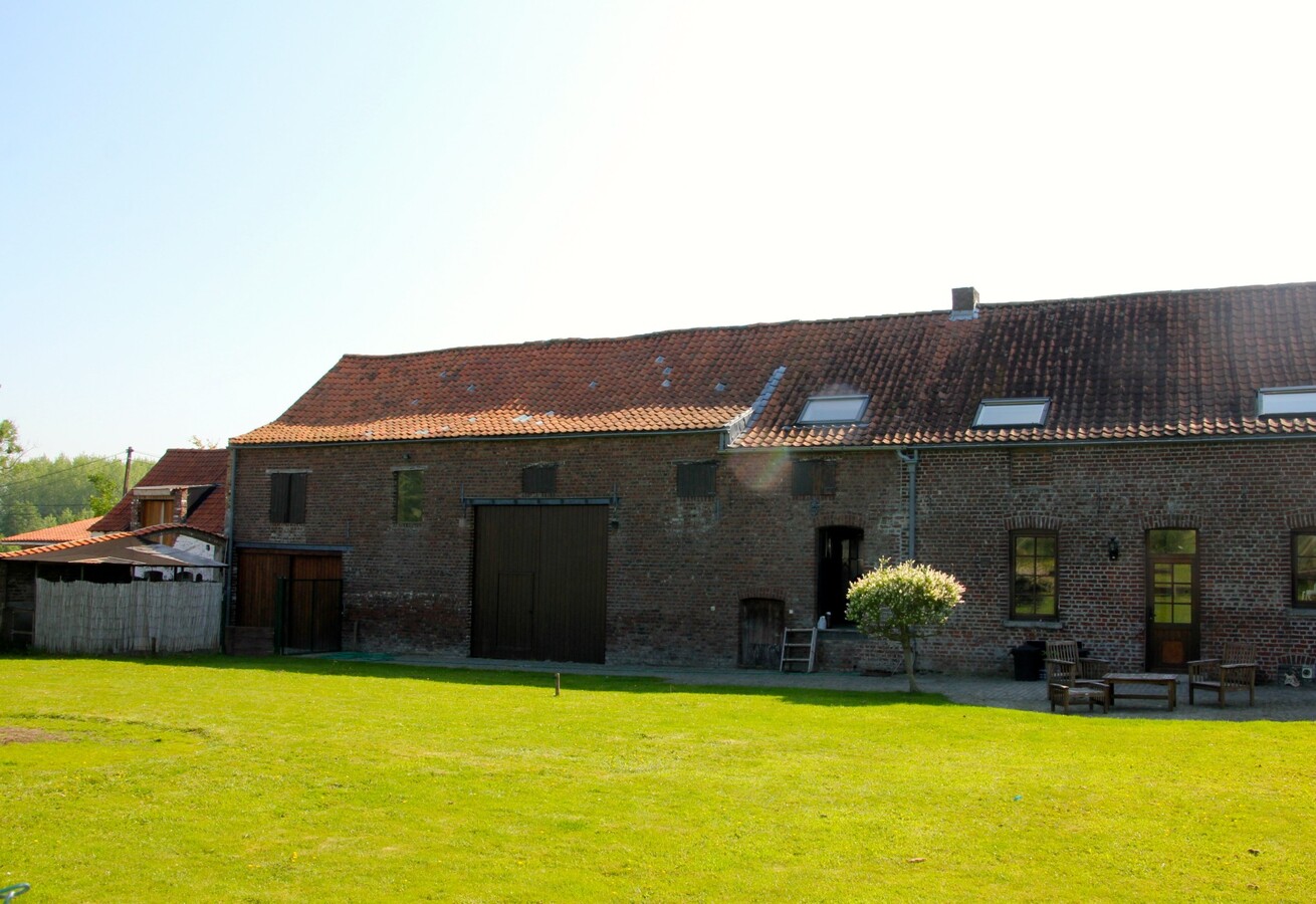 Authentieke boerderij van ongeveer 1,4ha aan de voet van de Vlaamse Ardennen 