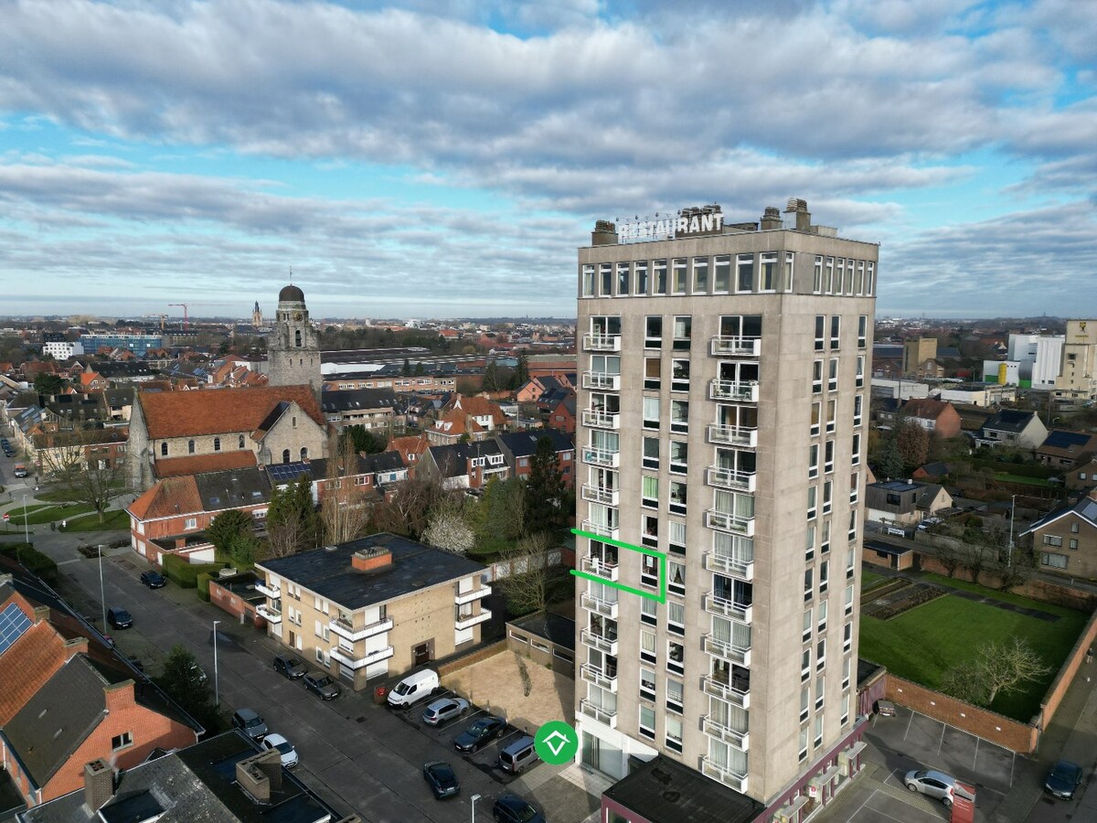 Lichtrijk appartement met twee slaapkamers en garage op een centrale ligging te Roeselare 