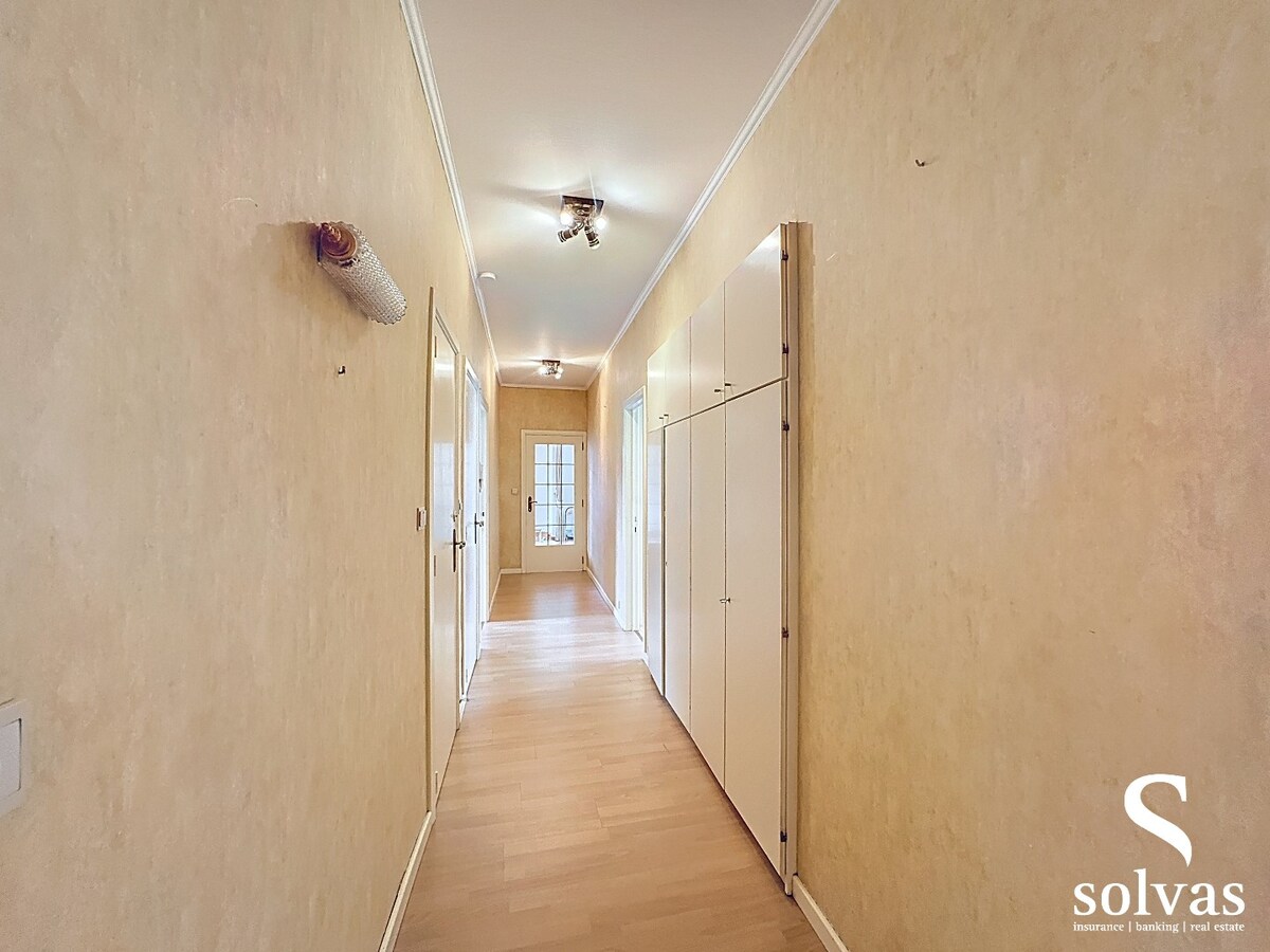 Ruim duplexappartement met terras en garage in centrum Zomergem 