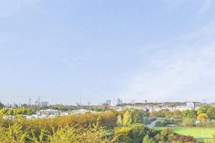 Aan het prinsenpark gelegen 3-kamer appartement met een ruim terras, eigen parkeerplaats en view naar de Skyline van Rotterdam! 