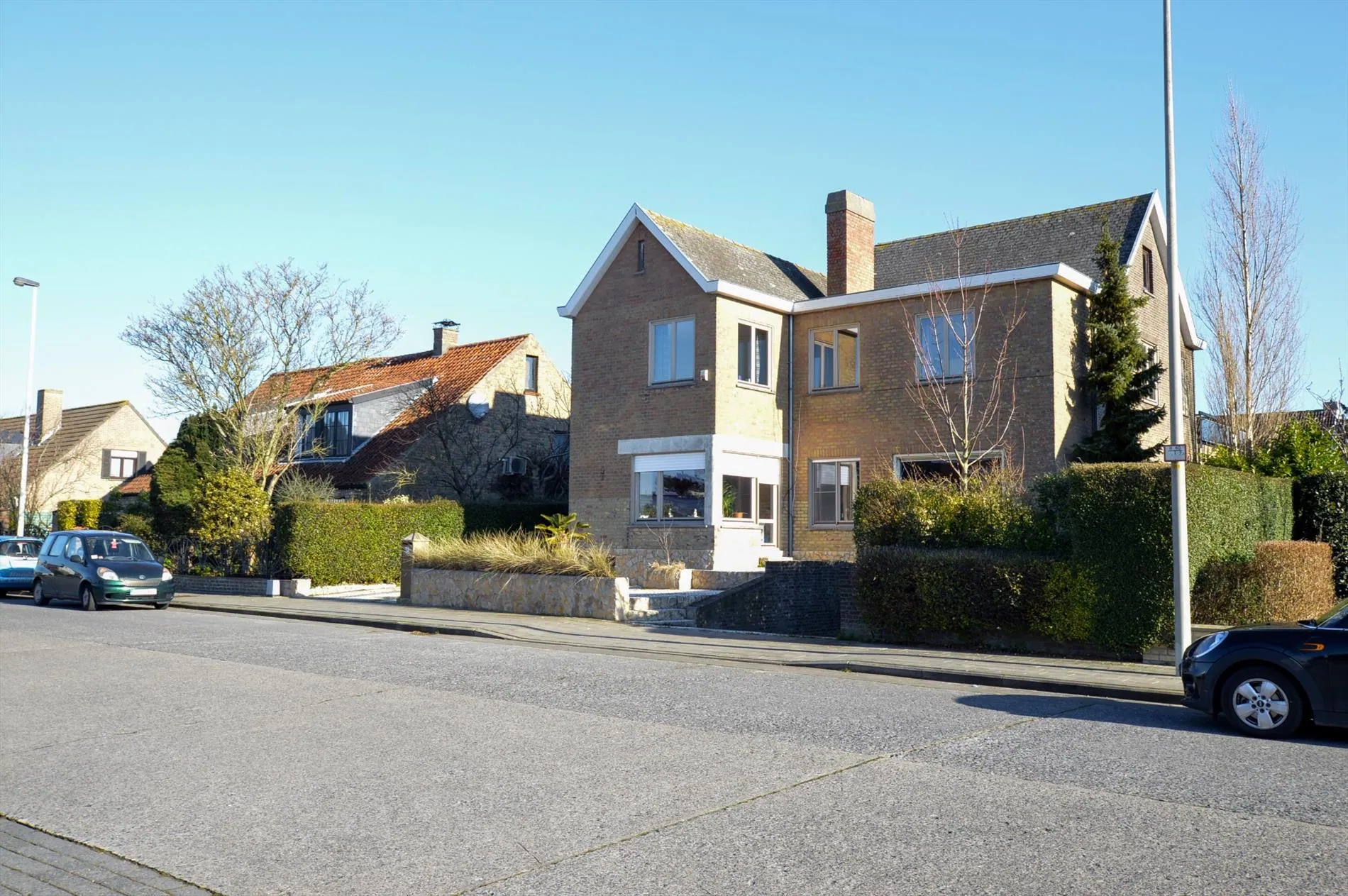 Alleenstande villa op 684 m² in rustige woonwijk, doch centrale ligging te Oostende