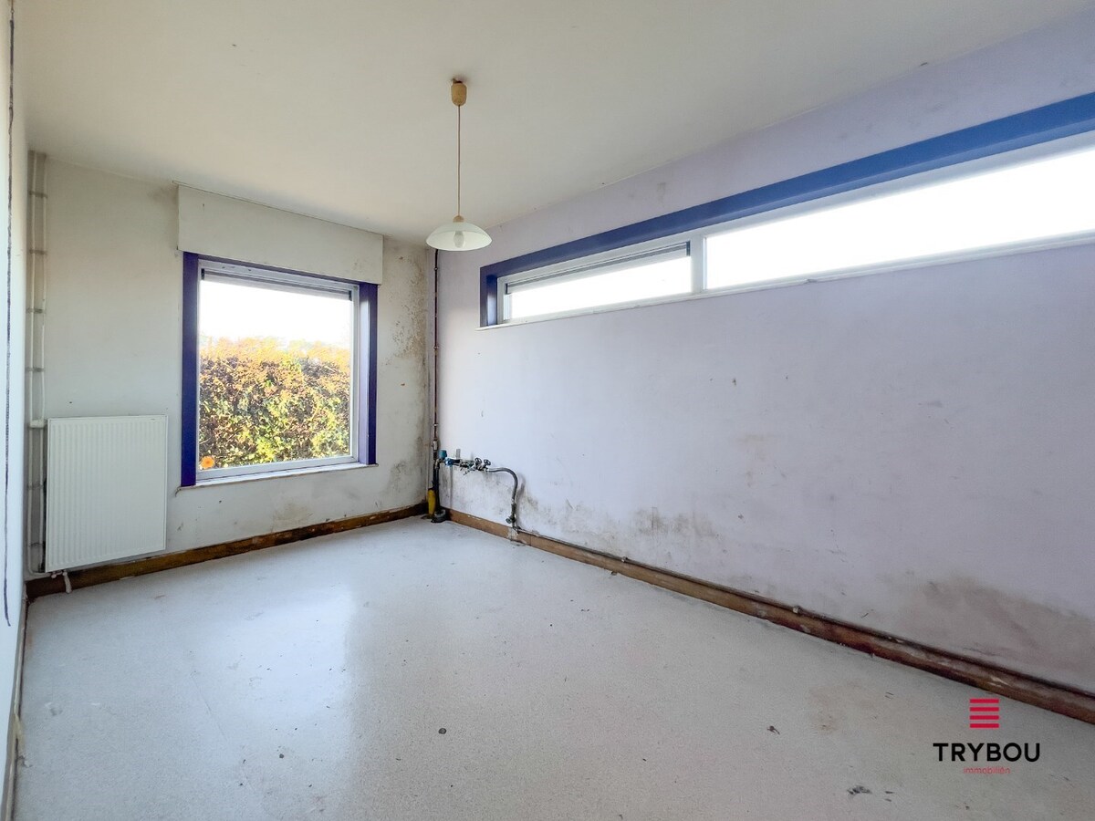 Te renoveren woning met bijgebouw op ruime perceel van 1273m&#178; 