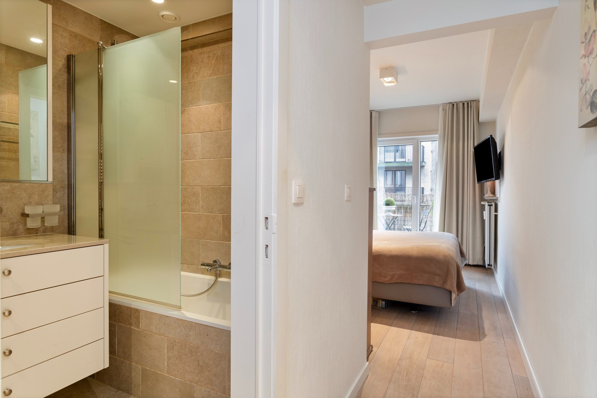 Appartement confortable d&#39;une chambre avec vue frontale sur la mer situ&#233; sur la place Rubens &#224; Knokke. 