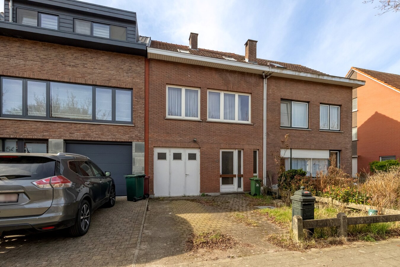 Te renoveren woning met tuin in een rustige wijk te Schoten! 