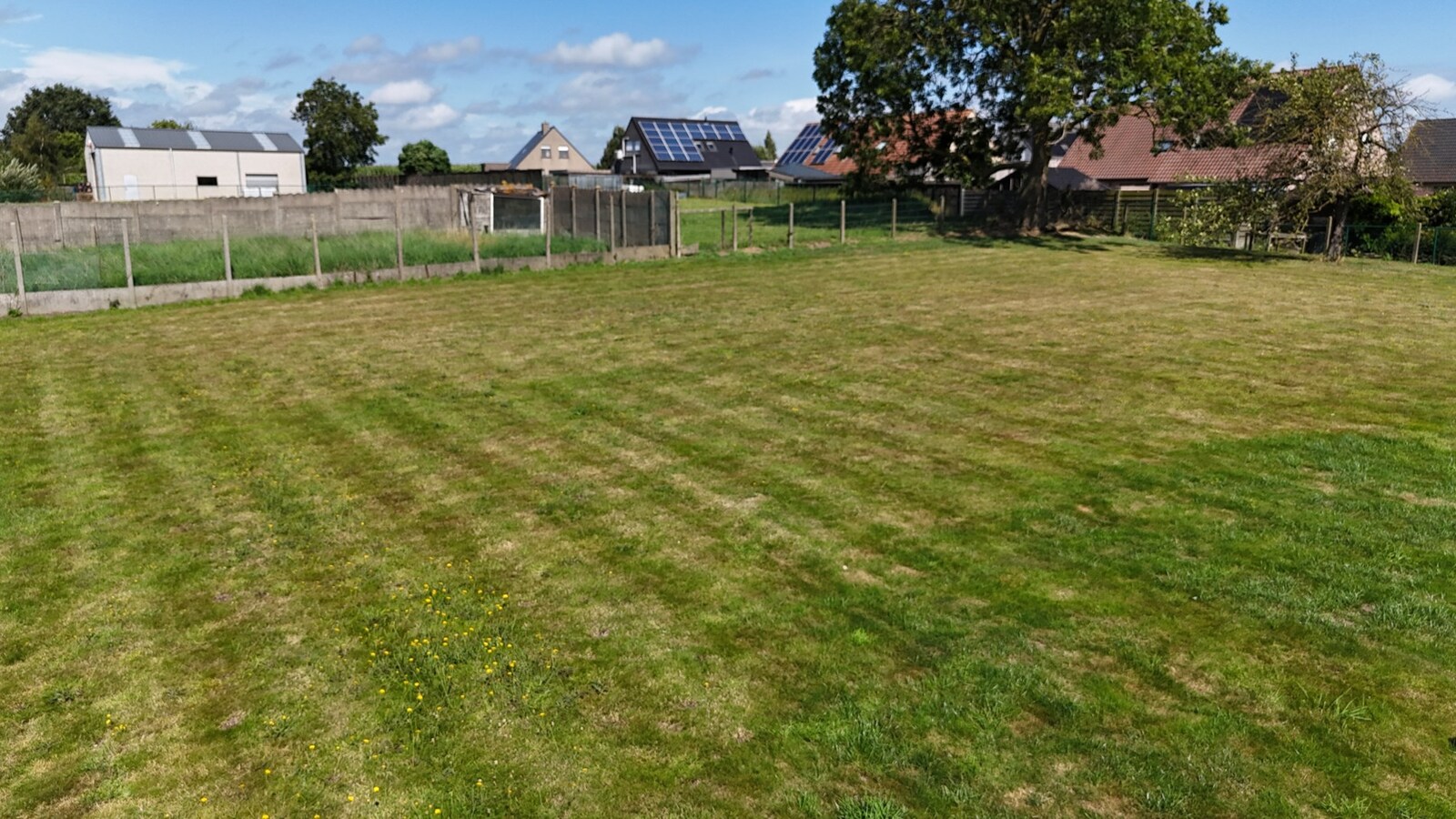 Lot bouwgrond gelegen in het centrum van Houthulst 