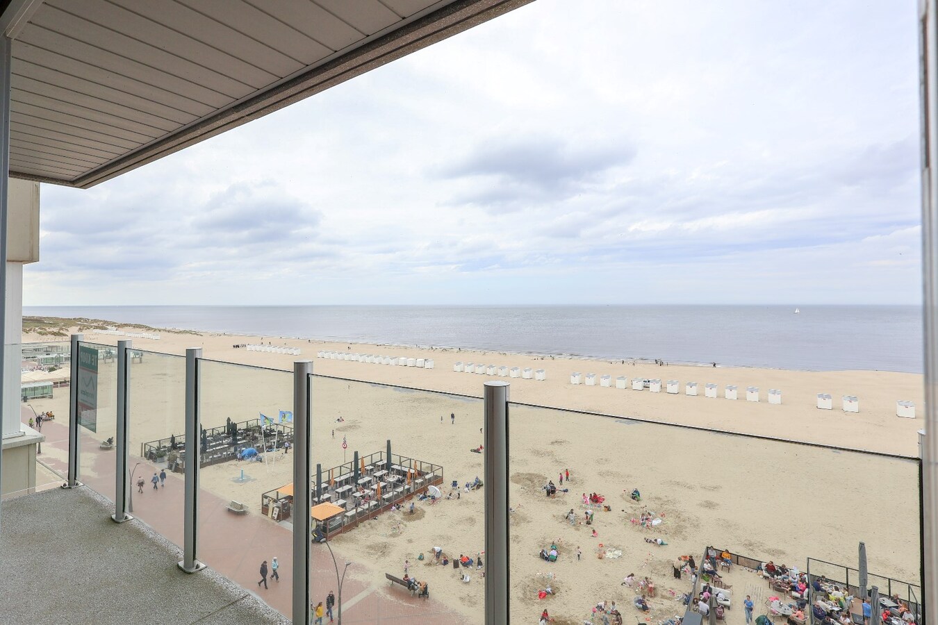 Appartement magnifique avec vue frontale sur la mer et deux chambres &#224; coucher. 